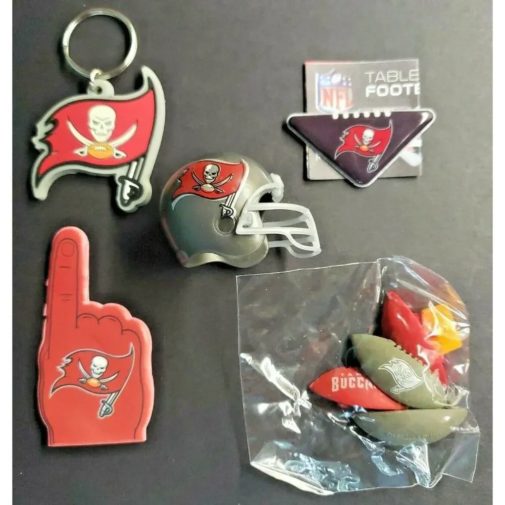 Tampa Bay‎ Buccaneers Football Vending Charms Lot 5 Puzzle Helmet Key Chain 292